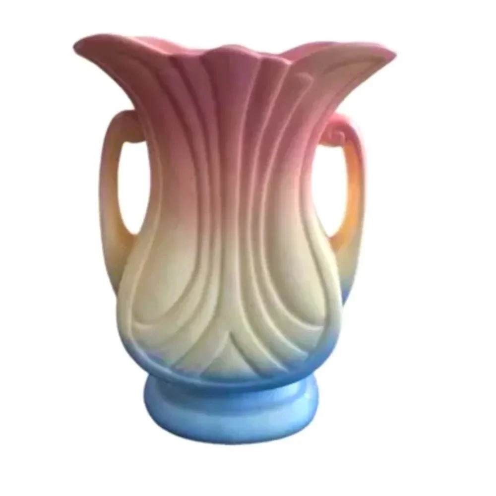 Hull Aura Tulip Shaped Vase. Vintage. Collectible. Made In USA. Ombre.